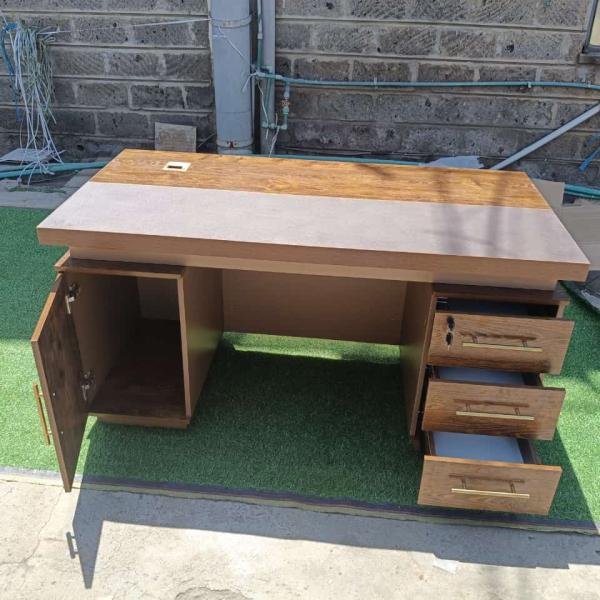 executive office desk by mwajo